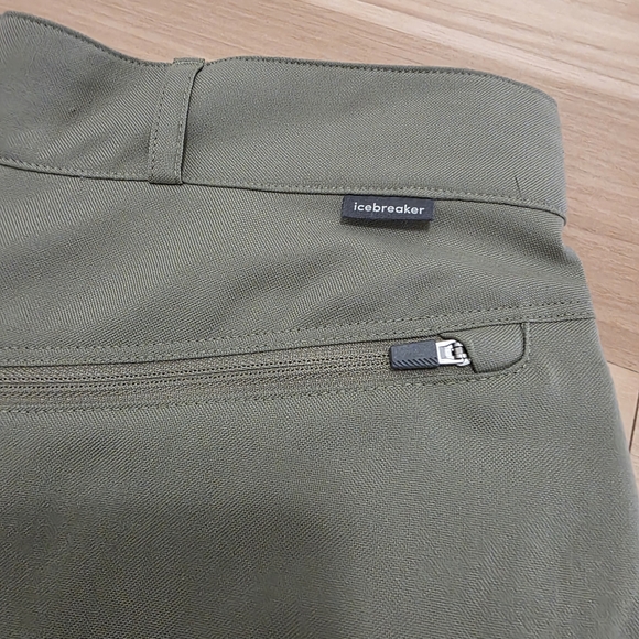 Icebreaker Olive Flat Front Womens Shorts - Picture 4 of 7